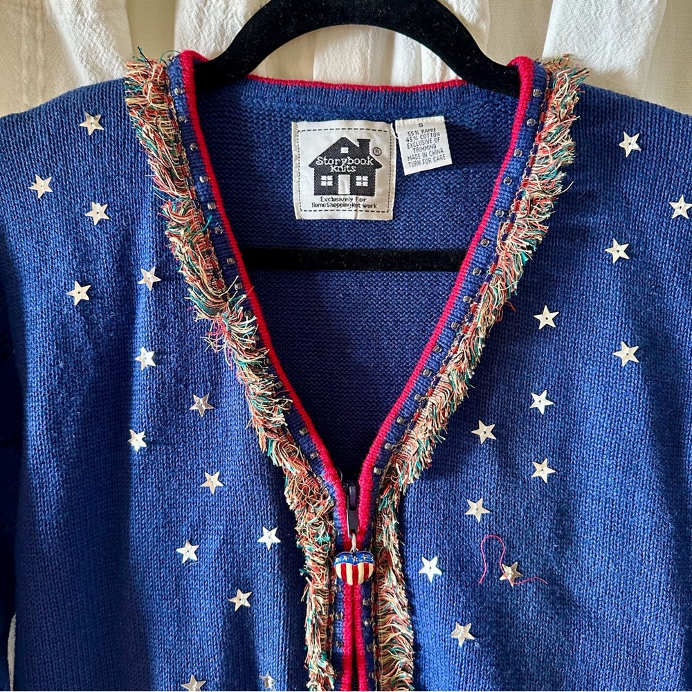 VINTAGE STORYBOOK KNITS Red White and Fringy Zip Up Cardigan